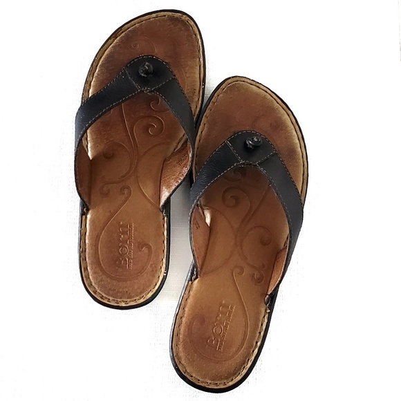 Born Shoes - Born leather thong sandals size 8 B86803